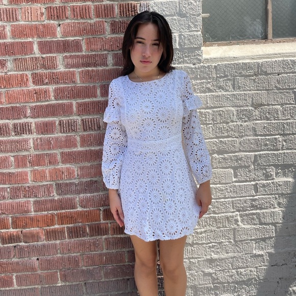 Sundress Beautiful white puffy sleeve mini dress - Picture 3 of 7